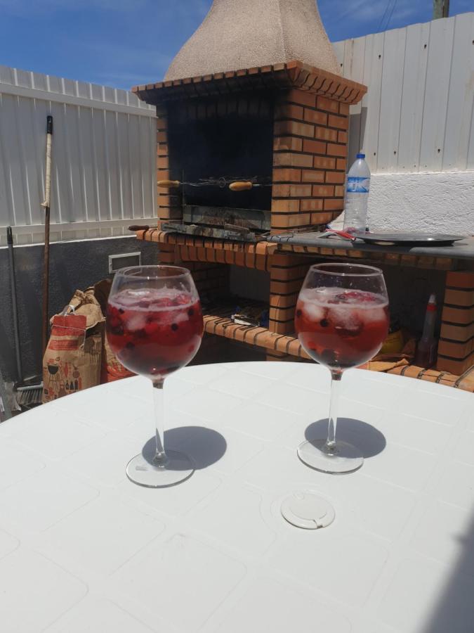 Villa Casas De Praia Sandra E Nelson à Almada Extérieur photo
